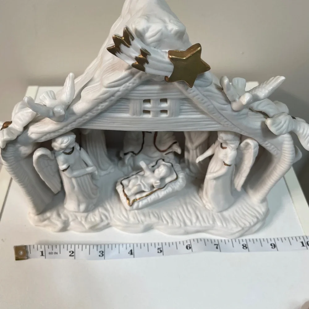 Vintage Ceramic Nativity‎ Scene Lighted Christmas Decoration White Gold